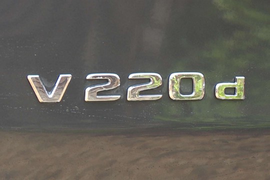 Mercedes V-Class MPV V220d Extra Long 2.0 163 AMG Line 9G-TRC Plus